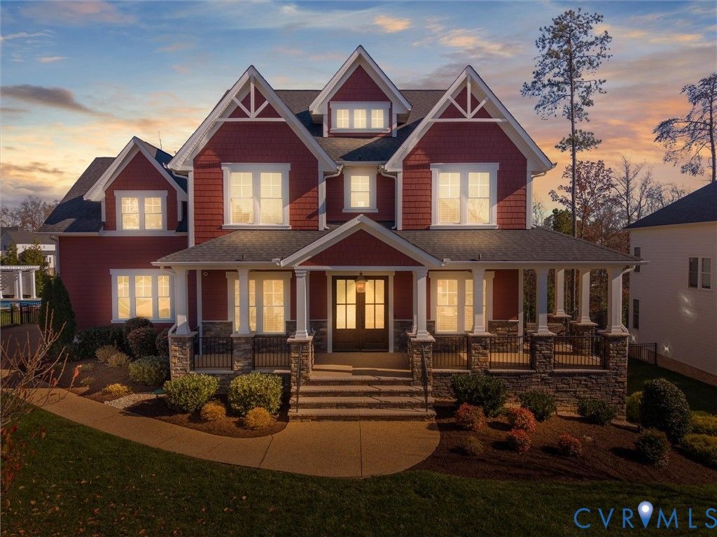 2001 Tulip Hill Dr, Midlothian, VA 23112