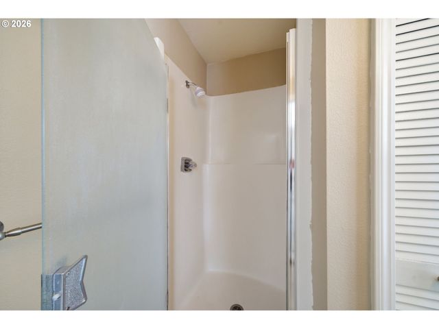 6442 Se 131ST Ave, Portland, OR 97236