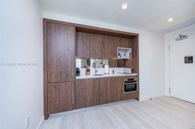 1611 SW 2nd Ave 216, Miami, FL 33129