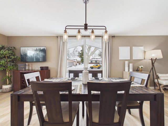 2000 Ramona ROAD, Waukesha, WI 53186