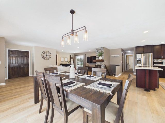 2000 Ramona ROAD, Waukesha, WI 53186