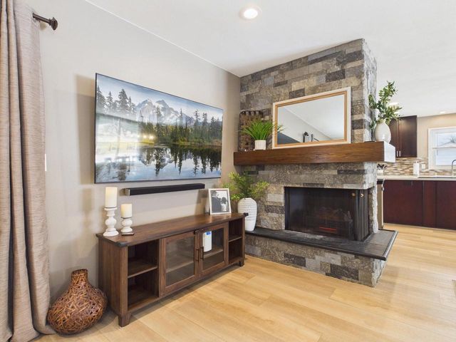 2000 Ramona ROAD, Waukesha, WI 53186