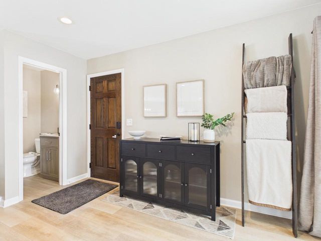 2000 Ramona ROAD, Waukesha, WI 53186