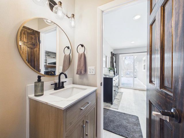 2000 Ramona ROAD, Waukesha, WI 53186