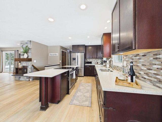 2000 Ramona ROAD, Waukesha, WI 53186