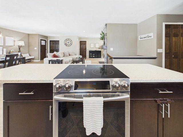 2000 Ramona ROAD, Waukesha, WI 53186