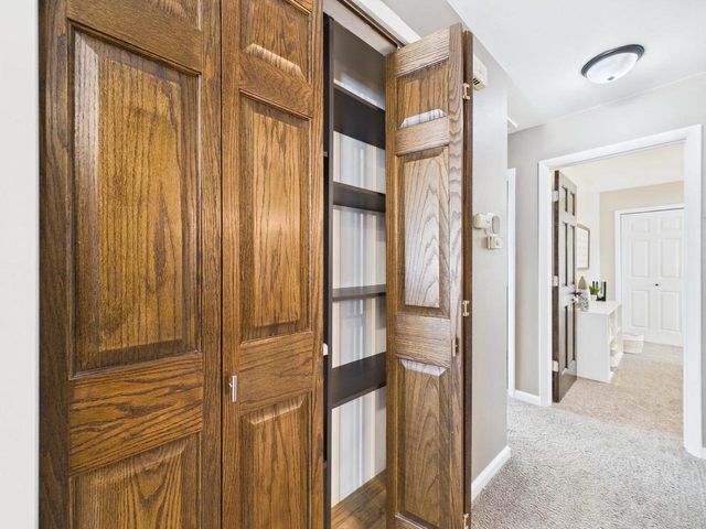 2000 Ramona ROAD, Waukesha, WI 53186