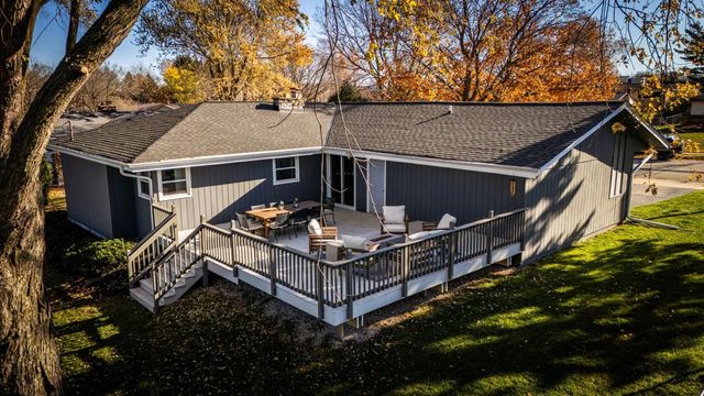 2000 Ramona ROAD, Waukesha, WI 53186