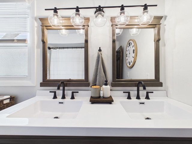 2000 Ramona ROAD, Waukesha, WI 53186