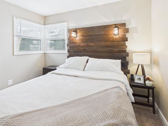 2000 Ramona ROAD, Waukesha, WI 53186