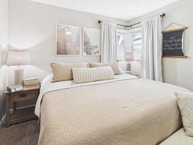 2000 Ramona ROAD, Waukesha, WI 53186