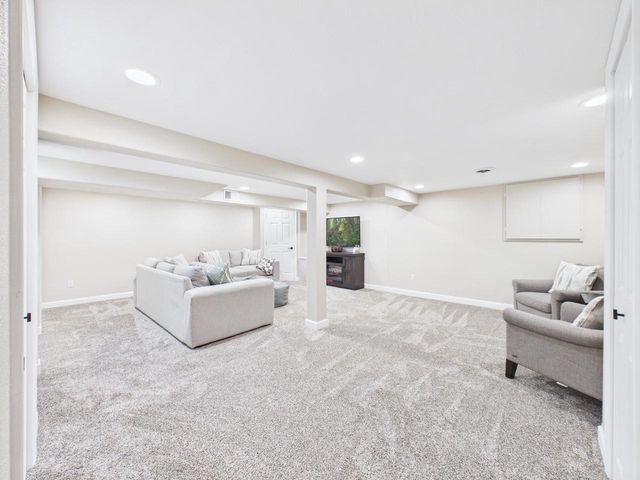 2000 Ramona ROAD, Waukesha, WI 53186