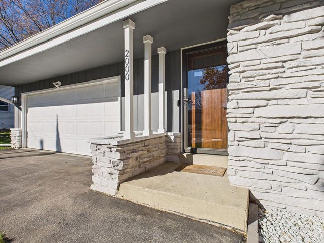 2000 Ramona ROAD, Waukesha, WI 53186