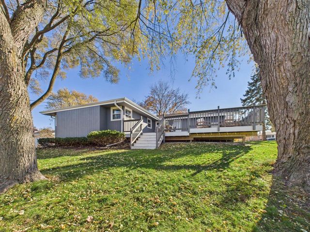 2000 Ramona ROAD, Waukesha, WI 53186