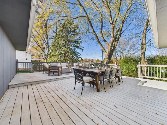 2000 Ramona ROAD, Waukesha, WI 53186