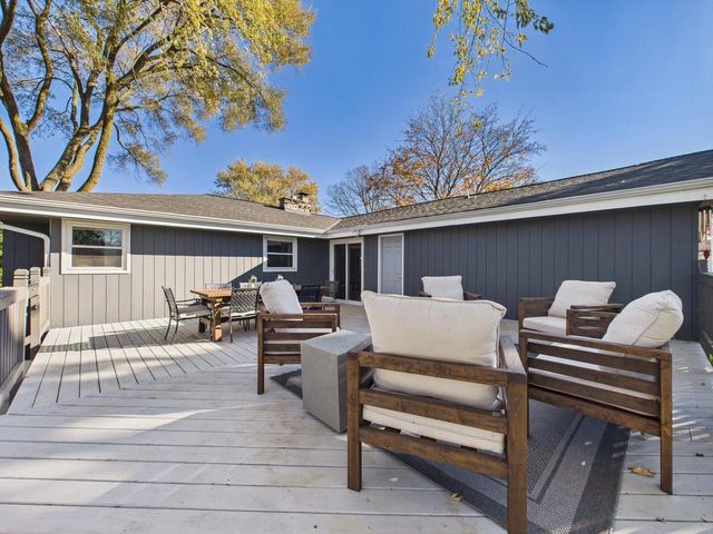 2000 Ramona ROAD, Waukesha, WI 53186