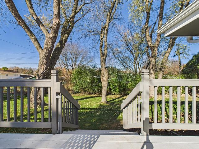 2000 Ramona ROAD, Waukesha, WI 53186