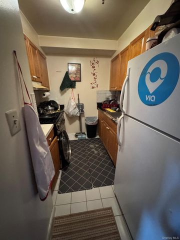 34-26 10th Street, Astoria, NY 11106