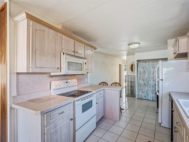 4422 INDIAN RIVER DRIVE W, Edgewater, FL 32141