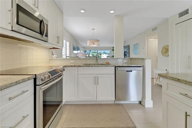 3055 Riviera DR # 201, Naples, FL 34103