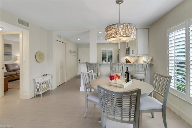 3055 Riviera DR # 201, Naples, FL 34103