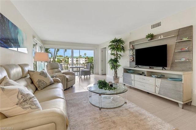 3055 Riviera DR # 201, Naples, FL 34103