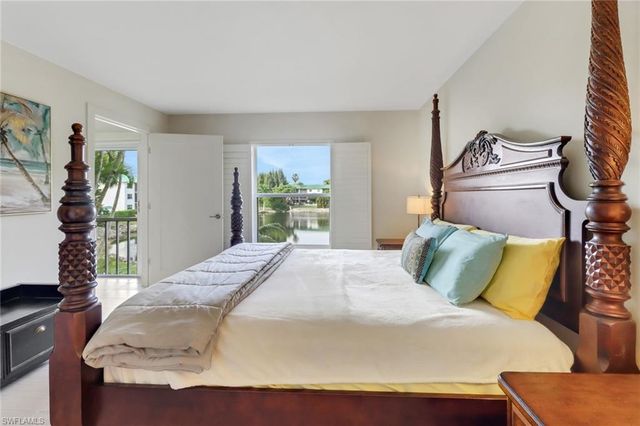 3055 Riviera DR # 201, Naples, FL 34103