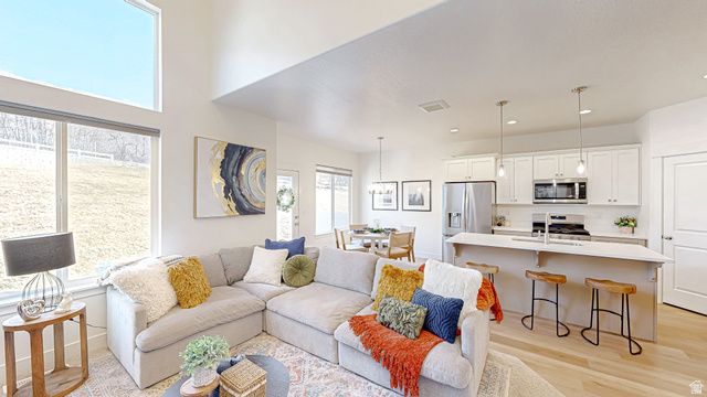 4877 S HEARTWOOD RD, Mapleton, UT 84664