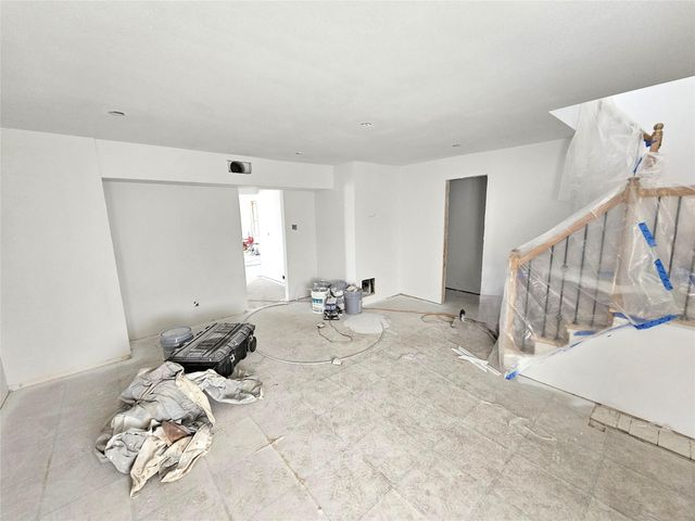 1101 4th Avenue N, Texas City, TX 77590