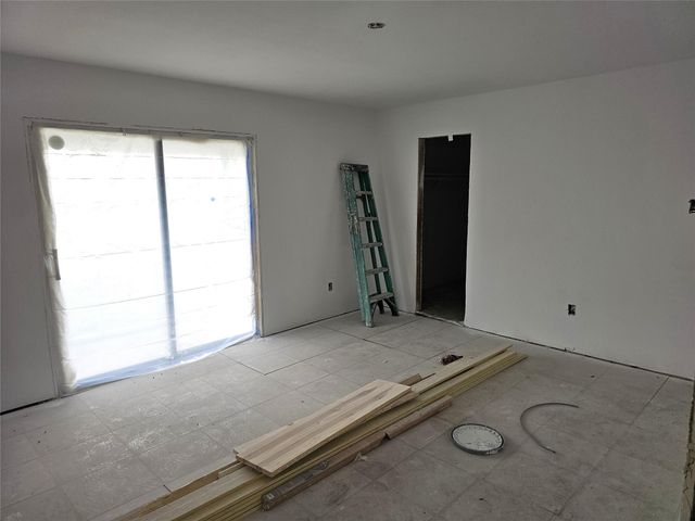 1101 4th Avenue N, Texas City, TX 77590