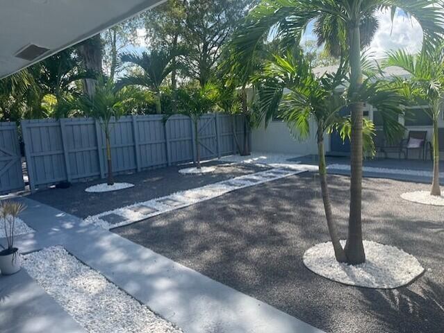 275 NW 32nd Street C, Oakland Park, FL 33309