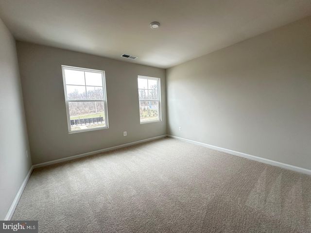 36 PATTERSON RD, Charles Town, WV 25414