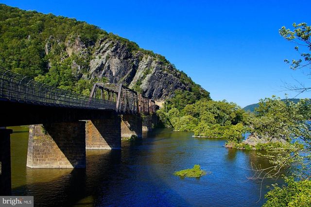 36 PATTERSON RD, Charles Town, WV 25414