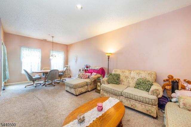 308 Brittany Dr 308, Wayne Twp., NJ 07470