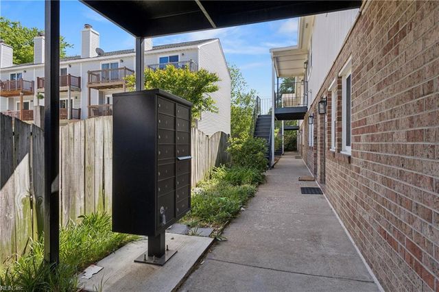 1423 E Ocean View Ave Apt 2, Norfolk, VA 23503
