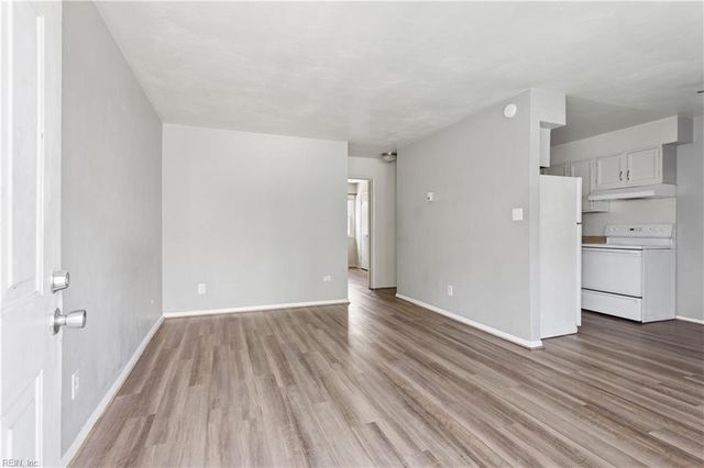 1423 E Ocean View Ave Apt 2, Norfolk, VA 23503