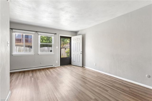 1423 E Ocean View Ave Apt 2, Norfolk, VA 23503