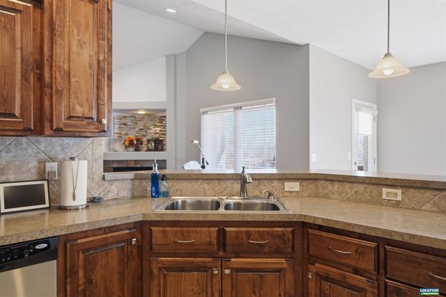 7548 Kentwell Lane, Lincoln, NE 68516