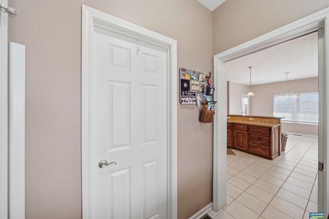 7548 Kentwell Lane, Lincoln, NE 68516