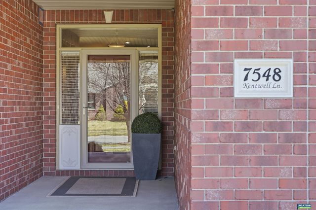 7548 Kentwell Lane, Lincoln, NE 68516