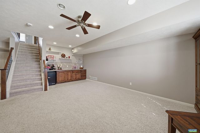 7548 Kentwell Lane, Lincoln, NE 68516