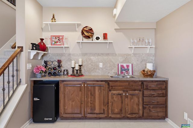 7548 Kentwell Lane, Lincoln, NE 68516