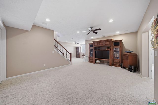 7548 Kentwell Lane, Lincoln, NE 68516