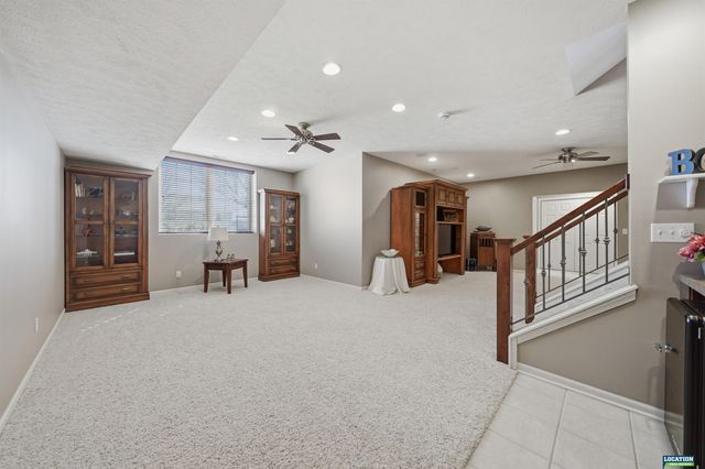 7548 Kentwell Lane, Lincoln, NE 68516