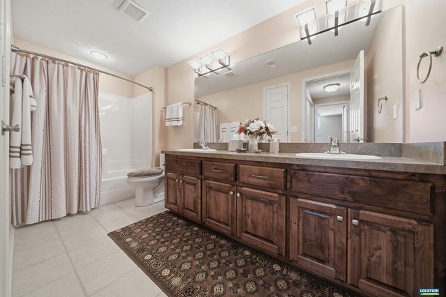 7548 Kentwell Lane, Lincoln, NE 68516