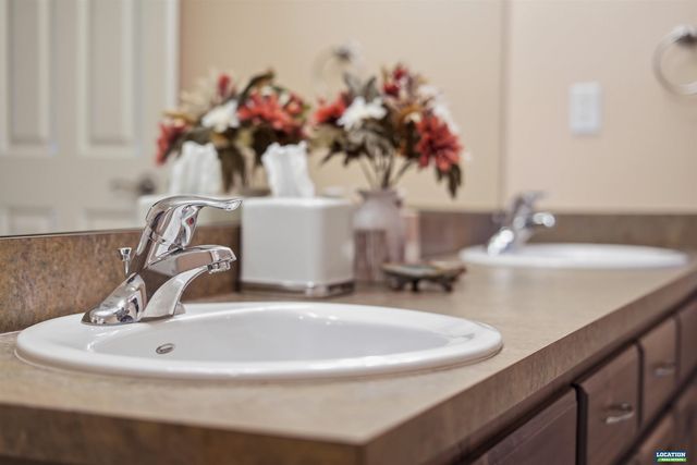 7548 Kentwell Lane, Lincoln, NE 68516