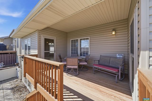 7548 Kentwell Lane, Lincoln, NE 68516