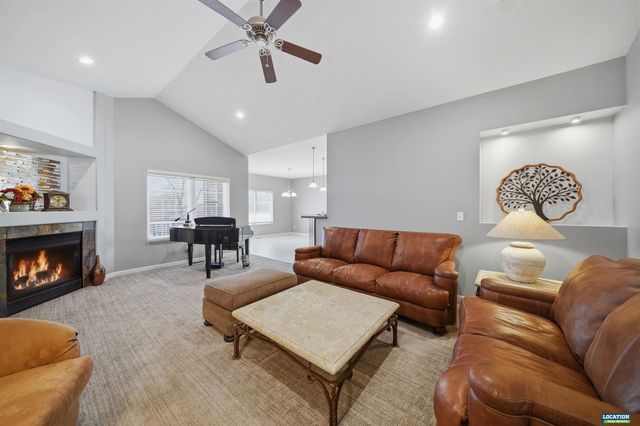 7548 Kentwell Lane, Lincoln, NE 68516