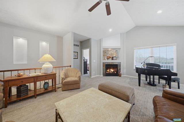 7548 Kentwell Lane, Lincoln, NE 68516