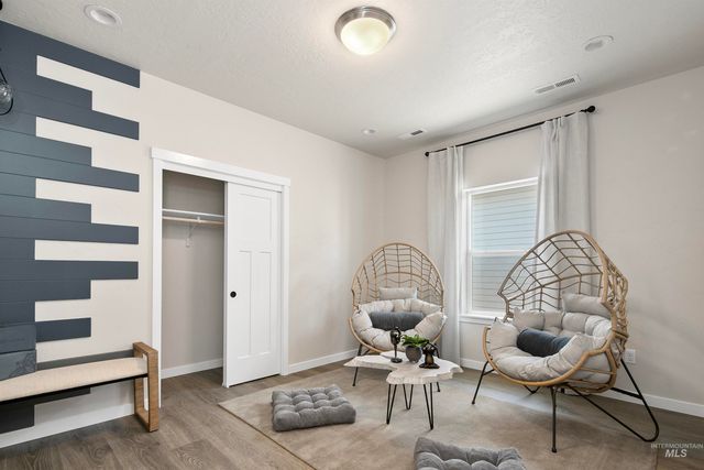 7621 E Dixon St, Nampa, ID 83687